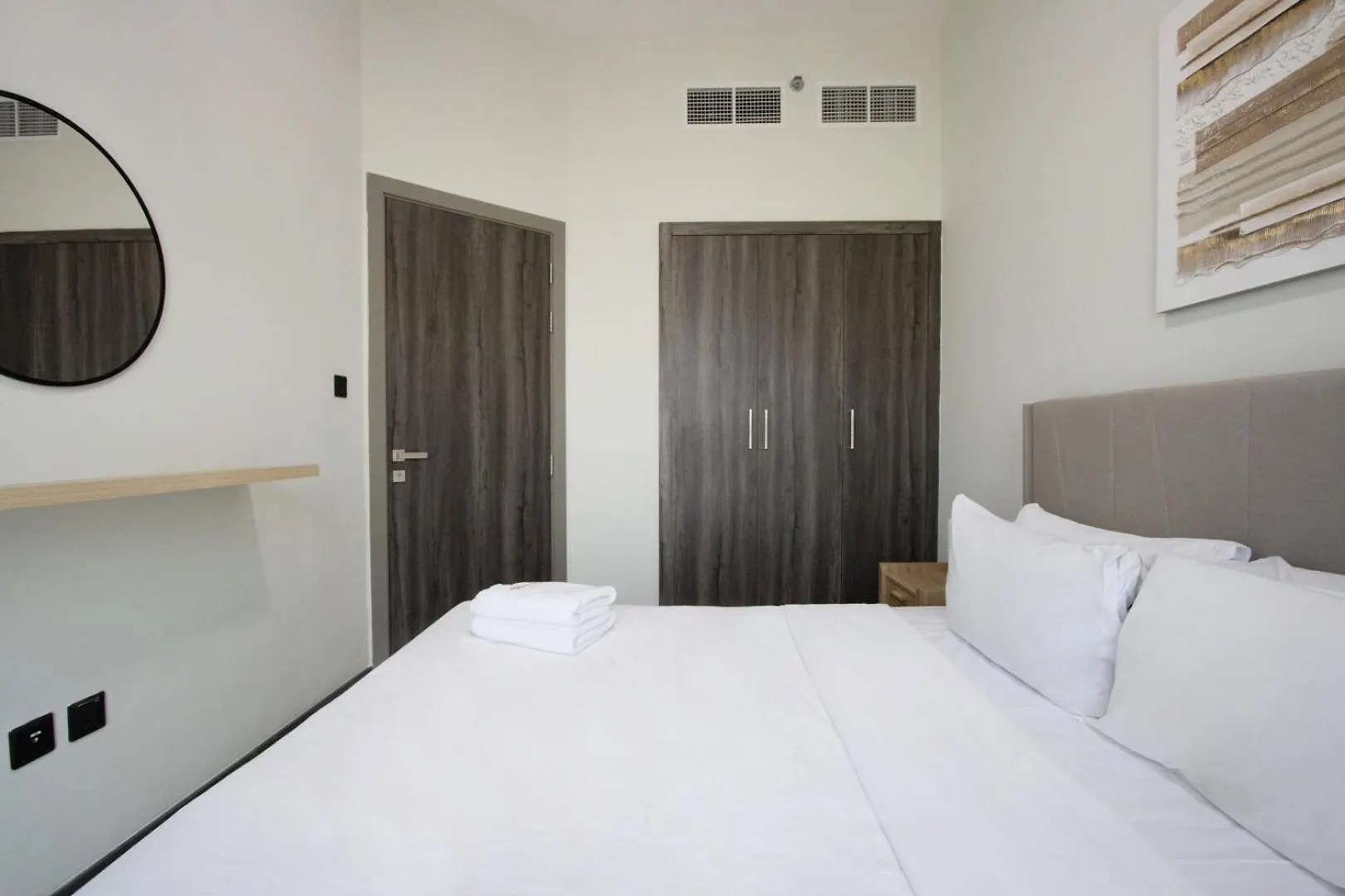 Livbnb - Brand New 1B In Rukan, Dubailand United Arab Emirates