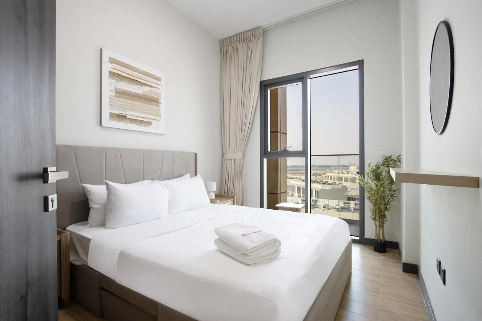 Apartman Livbnb - Brand New 1B In Rukan, Dubailand
